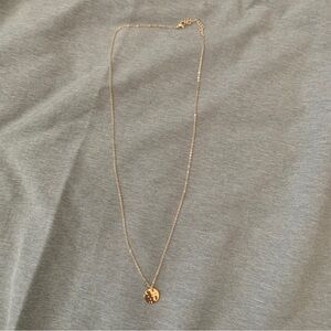 Elegant Gold Pendant Necklace